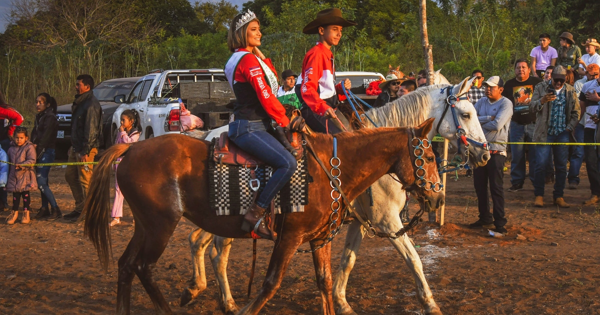 Carrera de caballos en El Carmen Rivero Torrez (Foto: Diego Lagos)